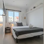 Moderno Con Piscina En Daire
