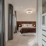 Moderno Con Piscina En Daire