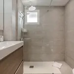Moderno Con Piscina En Daire *