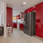 Moderno Con Piscina En